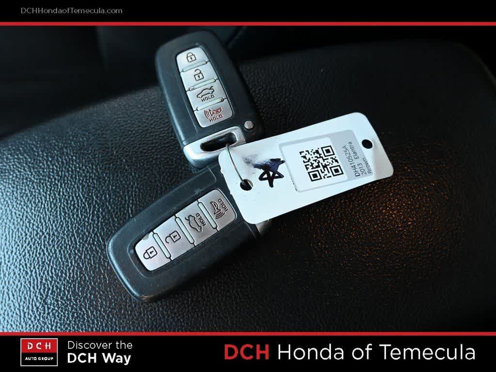 Thumbnail: 2013 Hyundai Elantra - 15