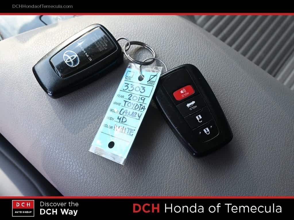 Thumbnail: 2019 Toyota Camry - 13