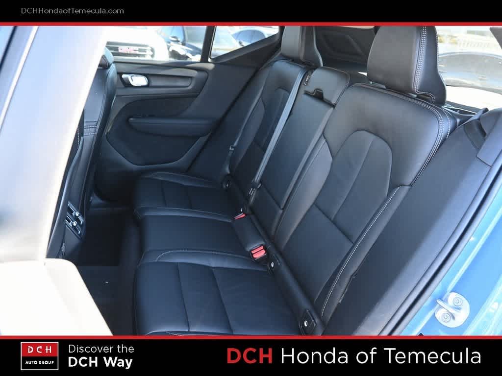 Thumbnail: 2023 Volvo XC40 - 19