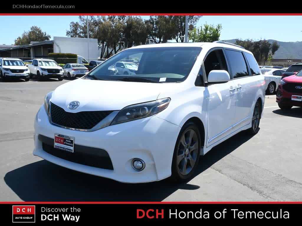 Thumbnail: 2016 Toyota Sienna - 1