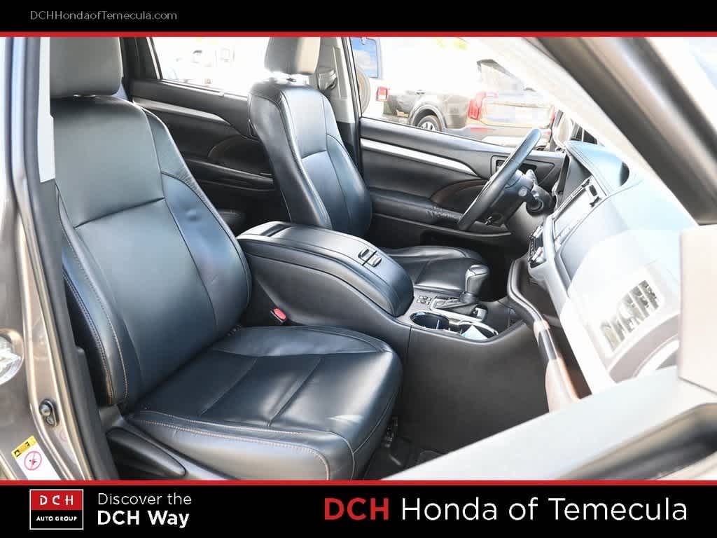 Thumbnail: 2015 Toyota Highlander - 20