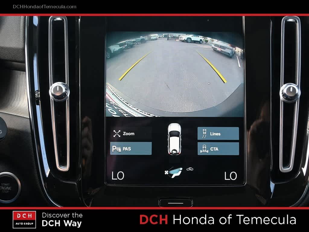 Thumbnail: 2021 Volvo XC40 - 13