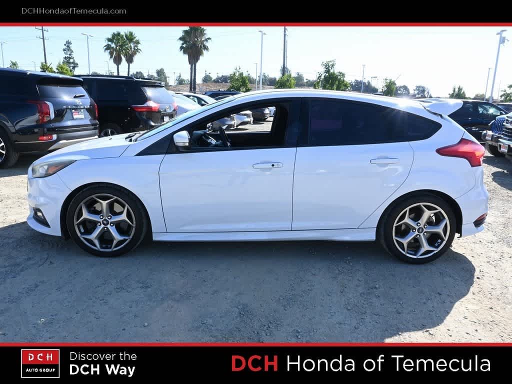 Thumbnail: 2016 Ford Focus - 4