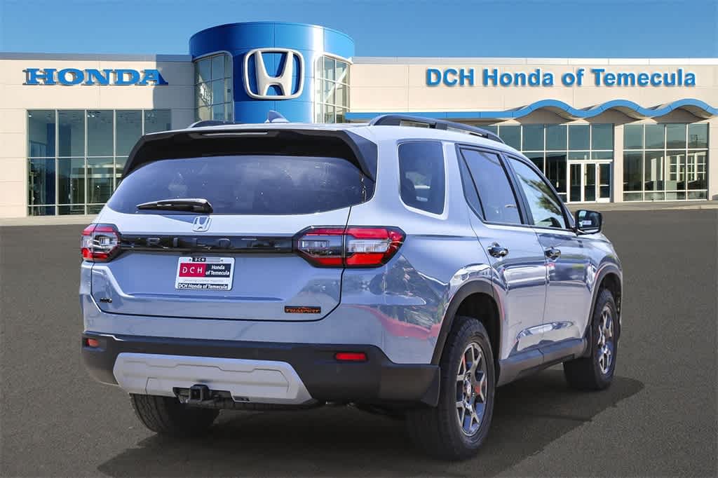 2025 Honda Pilot TrailSport photo 3