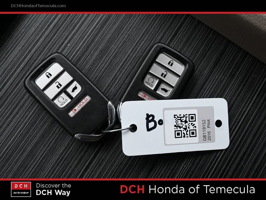 Thumbnail: 2016 Honda Pilot - 10