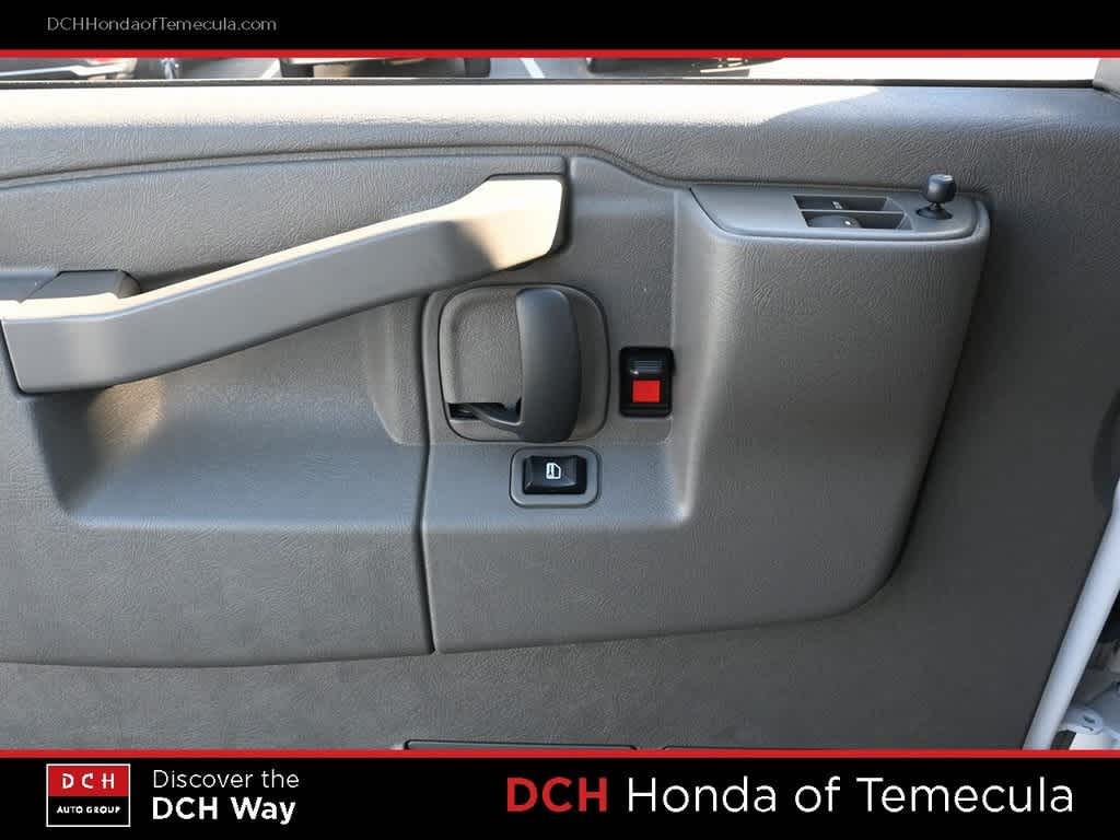 Thumbnail: 2024 GMC Savana - 15