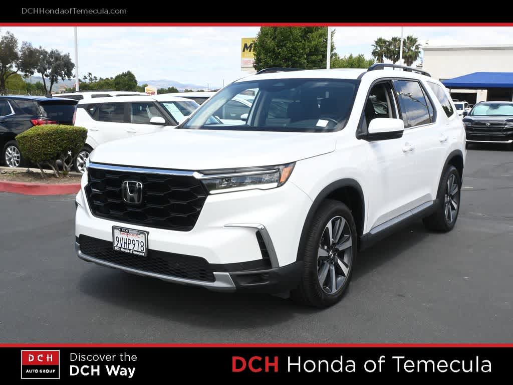 2025 Honda Pilot Touring AWD's photo
