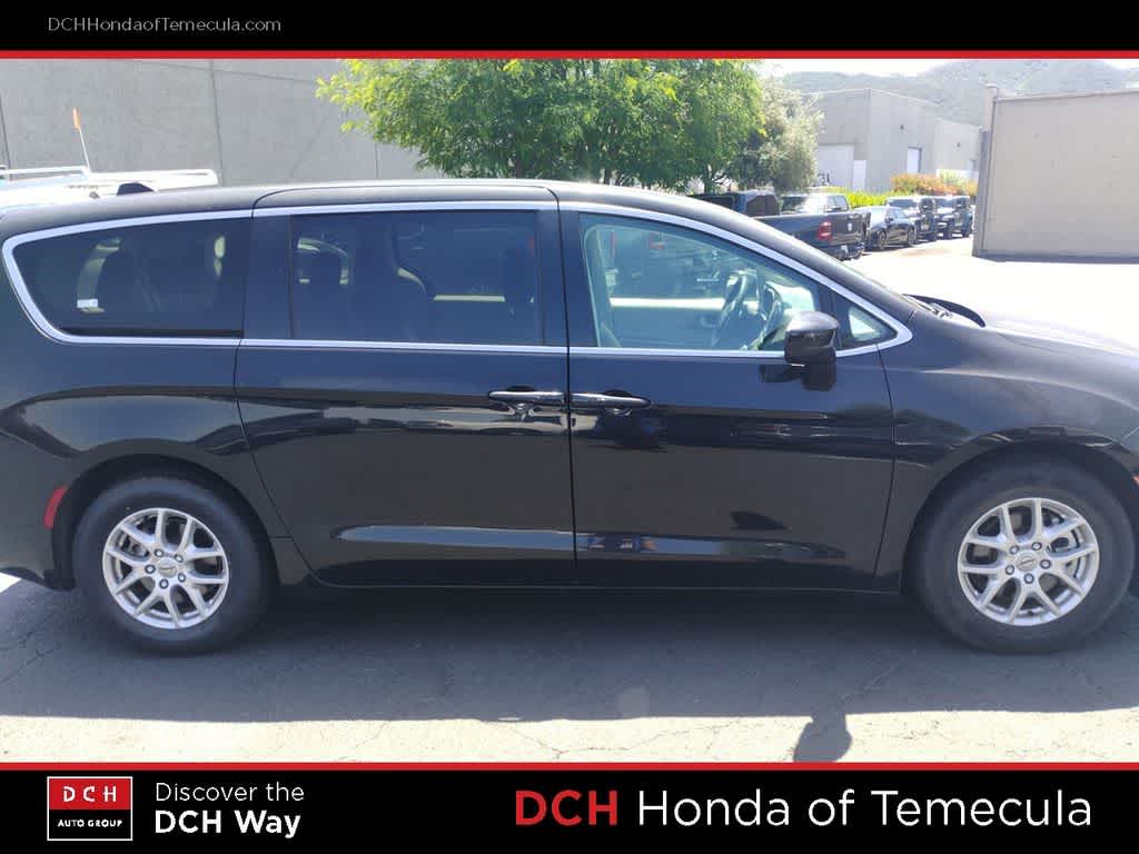 Thumbnail: 2023 Chrysler Voyager - 5