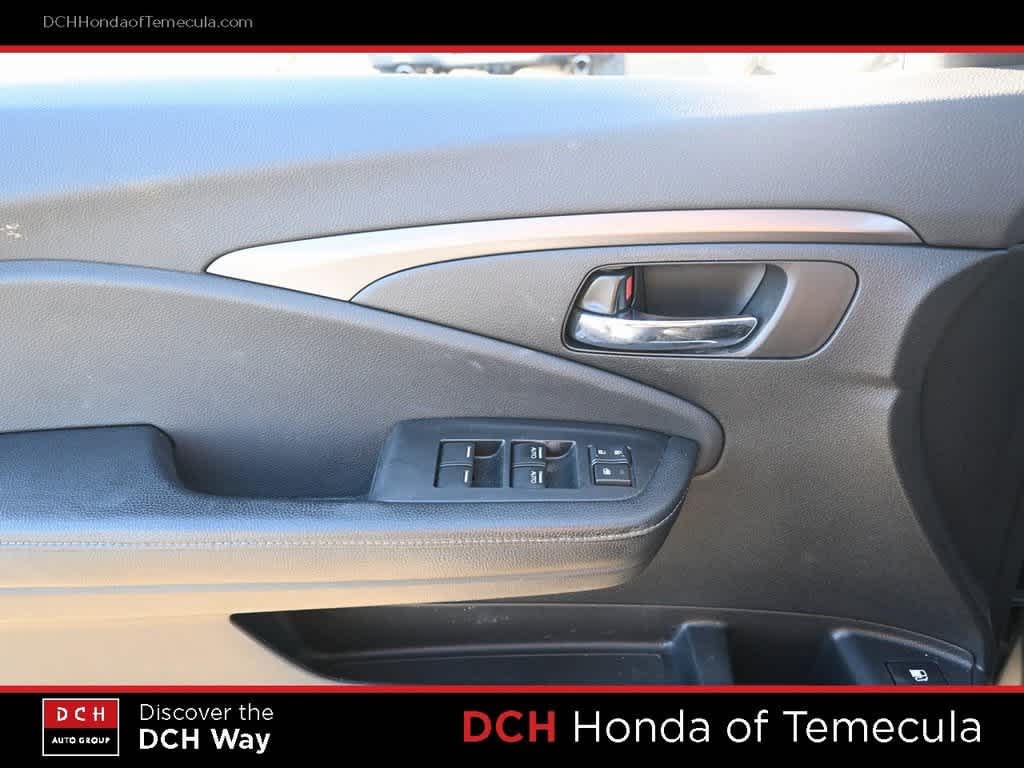 Thumbnail: 2017 Honda Ridgeline - 15