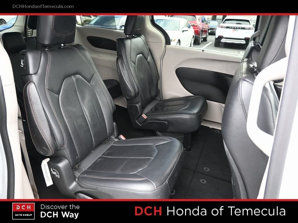 Thumbnail: 2018 Chrysler Pacifica - 20