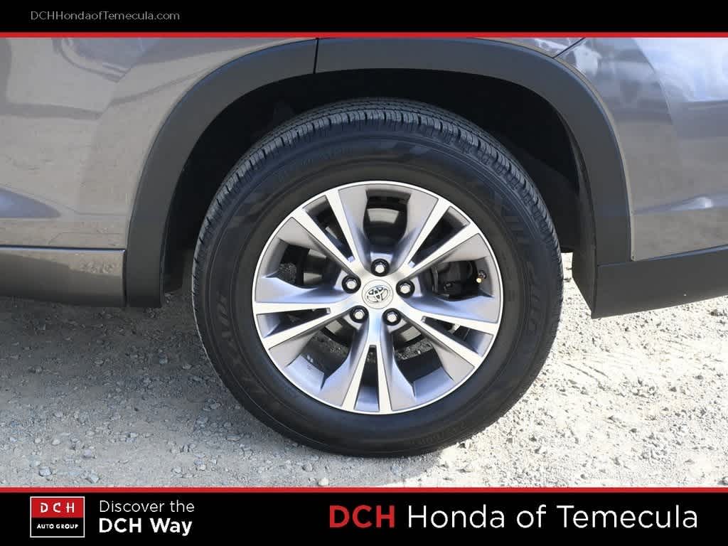 Thumbnail: 2015 Toyota Highlander - 22