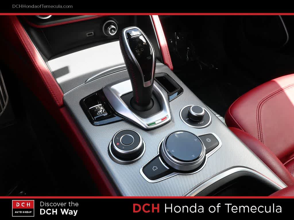 Thumbnail: 2020 Alfa Romeo Stelvio - 11
