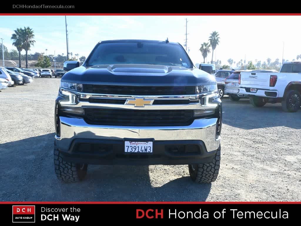 2022 Chevrolet Silverado 1500 LT photo 2