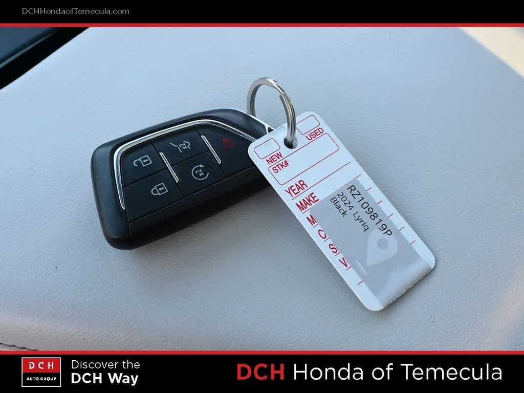 Thumbnail: 2024 Cadillac Lyriq - 8