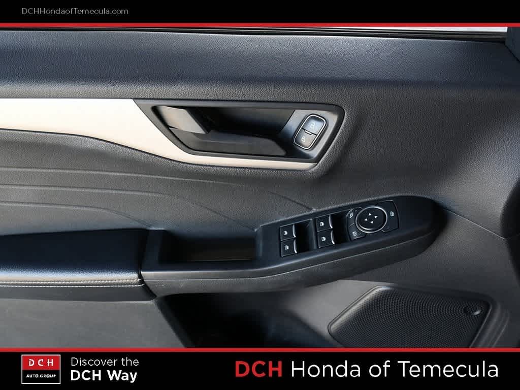 Thumbnail: 2022 Ford Escape - 16