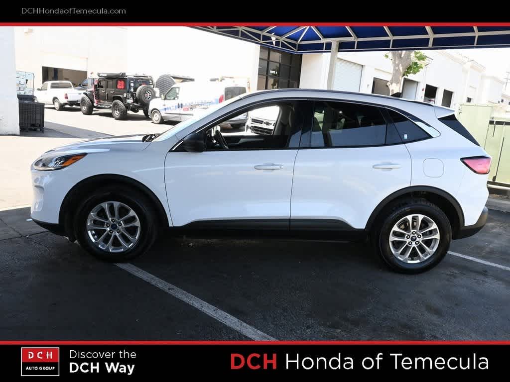 2022 Ford Escape SE photo 4