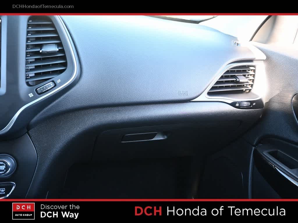 Thumbnail: 2023 Jeep Cherokee - 14