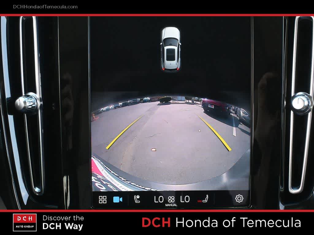 Thumbnail: 2023 Volvo XC40 - 13