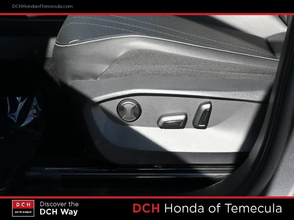 Thumbnail: 2023 Volkswagen Tiguan - 17