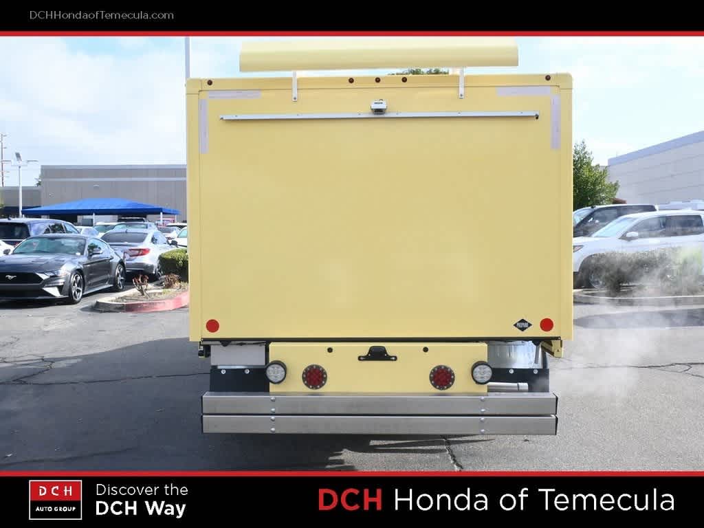 Thumbnail: 2022 Ford Econoline - 6