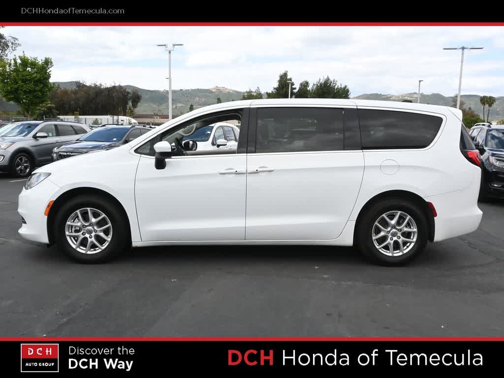 Thumbnail: 2022 Chrysler Voyager - 3