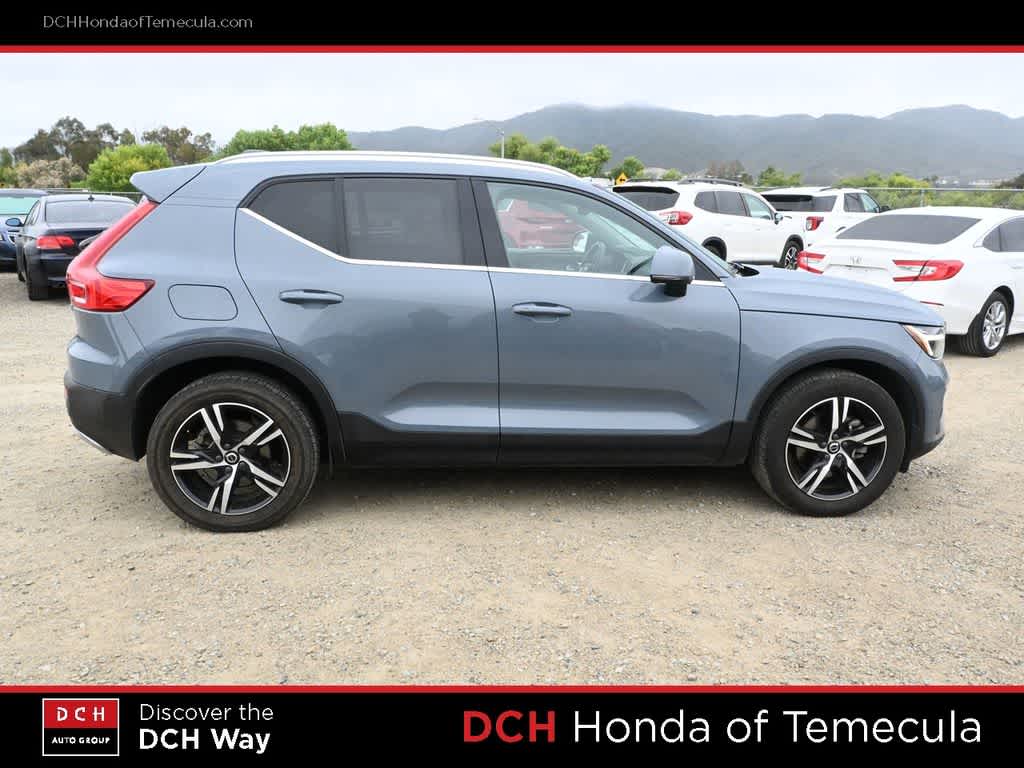 Thumbnail: 2023 Volvo XC40 - 5