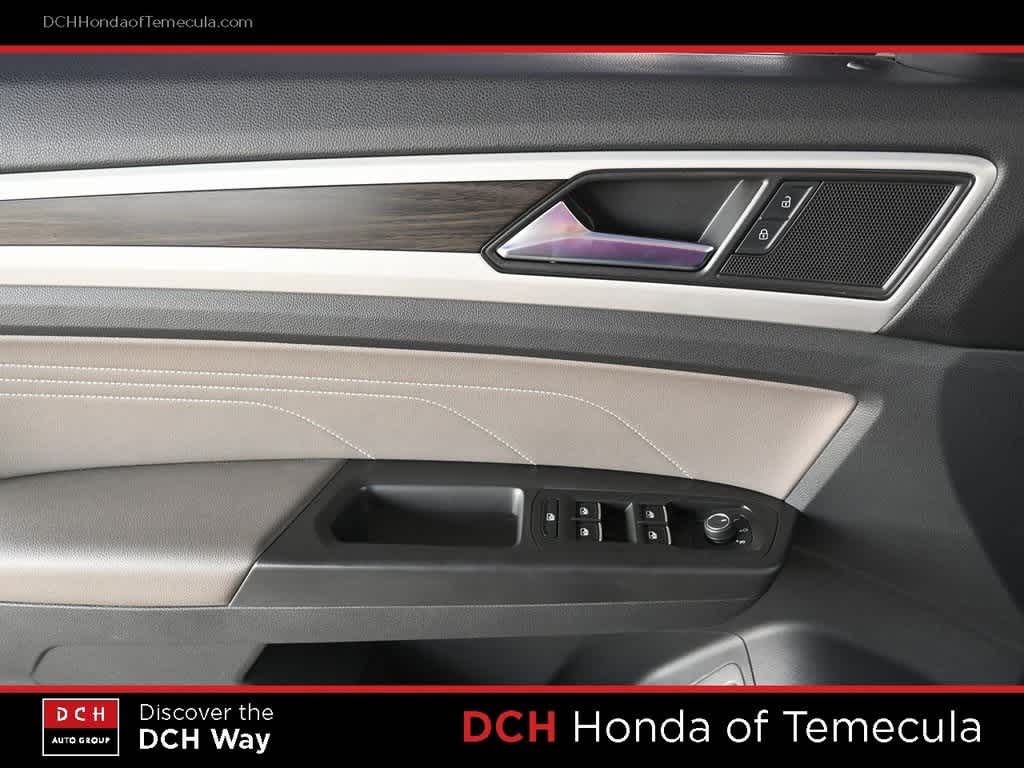 Thumbnail: 2022 Volkswagen Atlas - 16