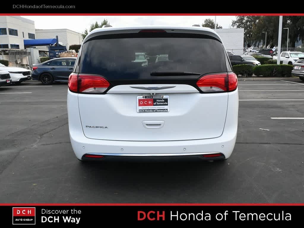 Thumbnail: 2018 Chrysler Pacifica - 6