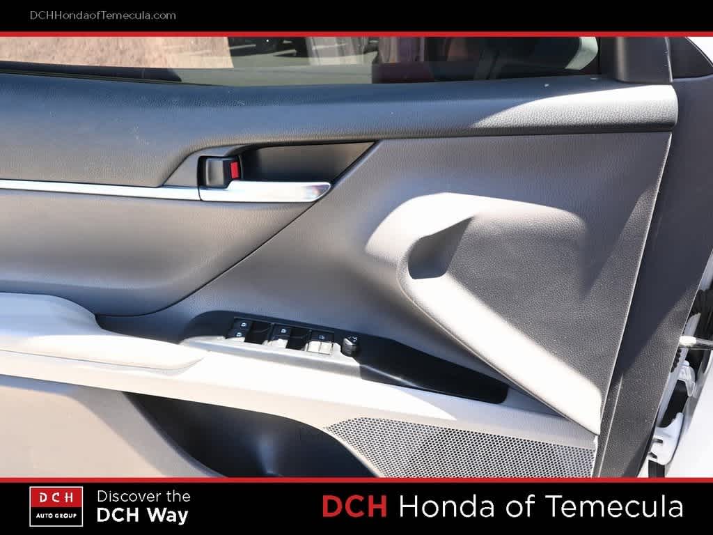 Thumbnail: 2019 Toyota Camry - 14