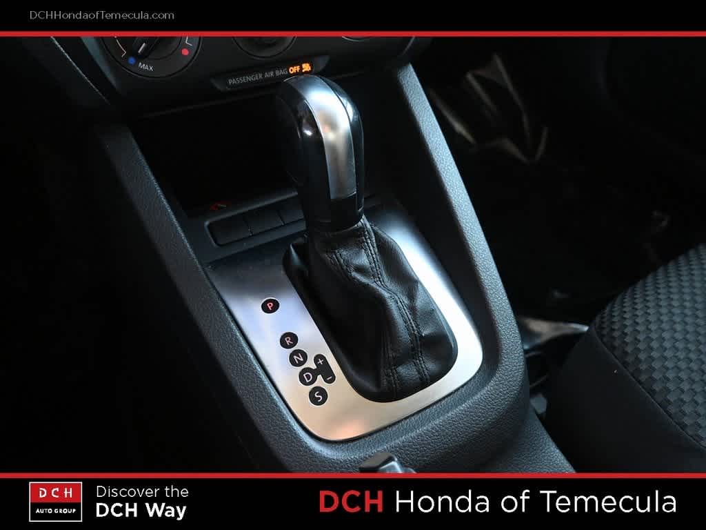 Thumbnail: 2011 Volkswagen Jetta - 11