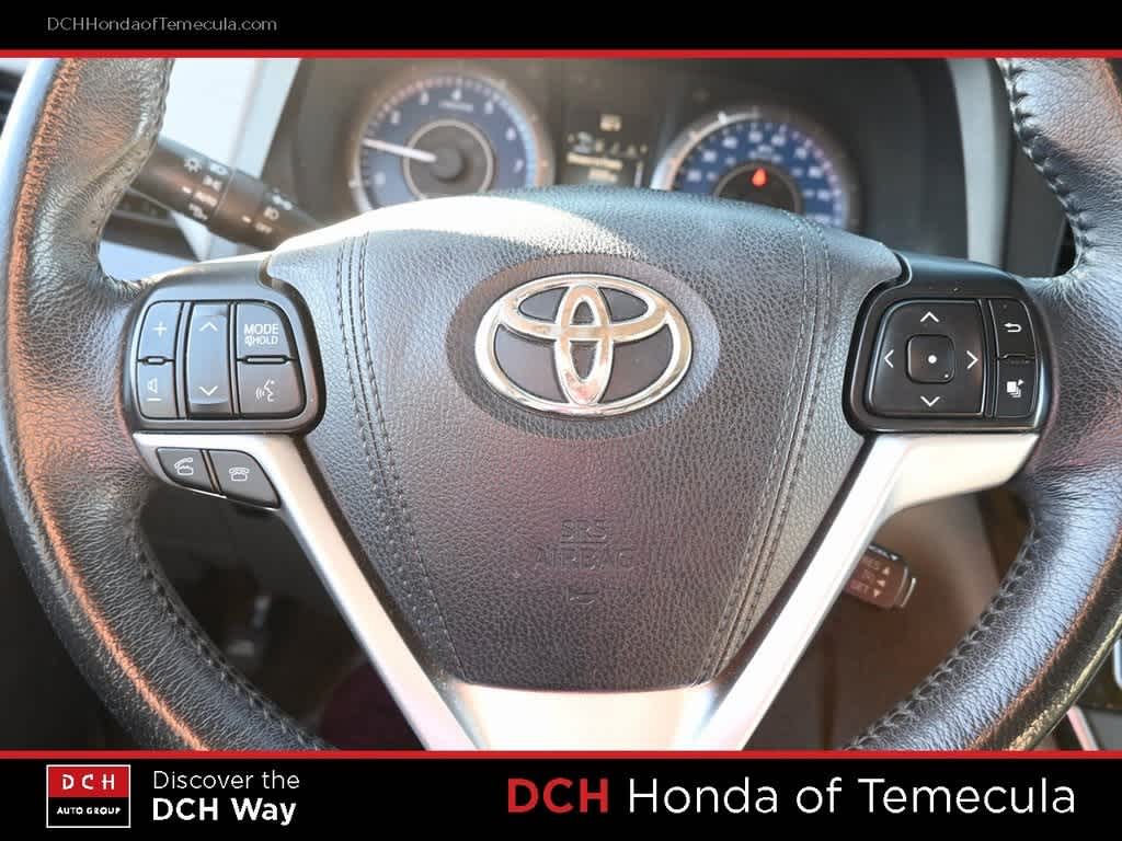 Thumbnail: 2016 Toyota Sienna - 9