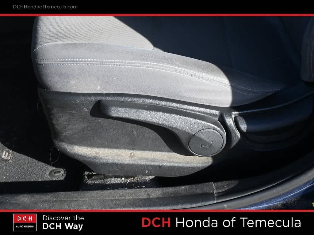 Thumbnail: 2016 Hyundai Elantra - 16