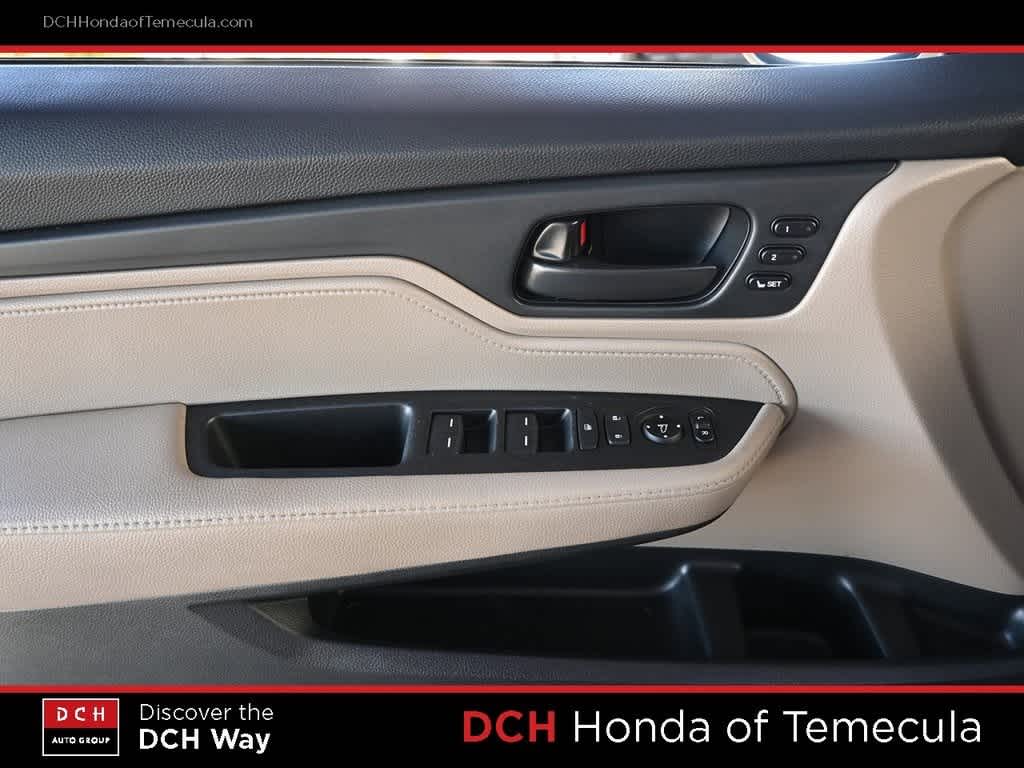 Thumbnail: 2019 Honda Odyssey - 17