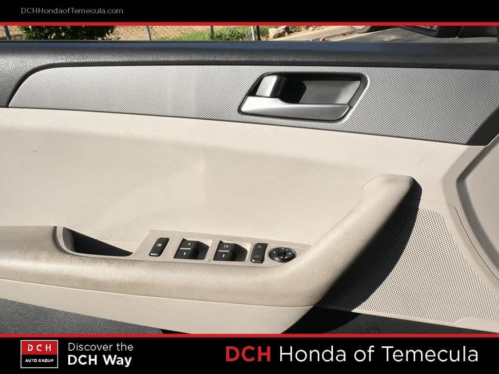 Thumbnail: 2015 Hyundai Sonata - 15