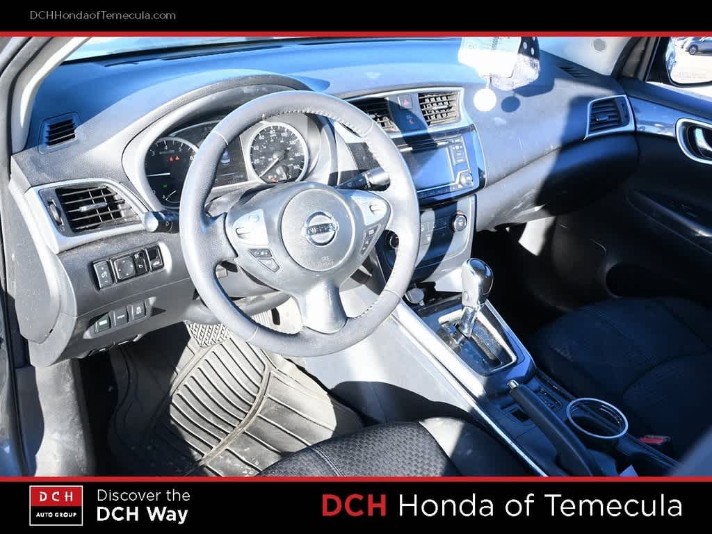 Thumbnail: 2016 Nissan Sentra - 8