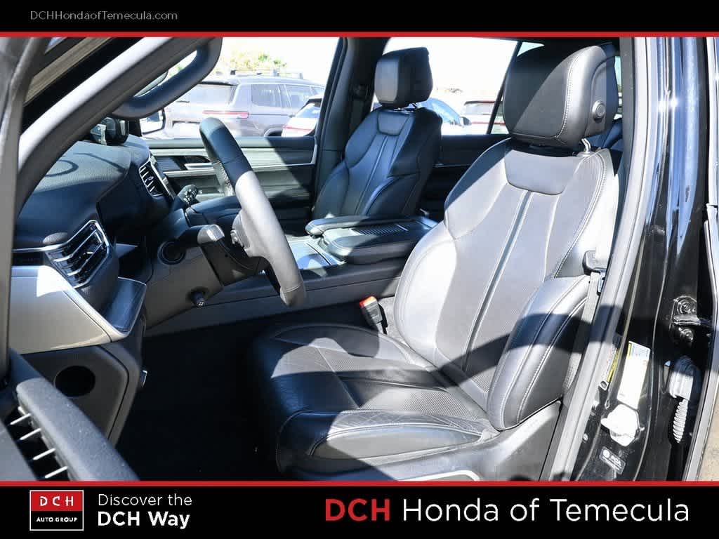 Thumbnail: 2024 Jeep Wagoneer - 17