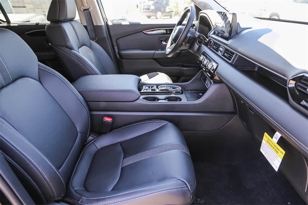 2025 Honda Pilot Touring 17