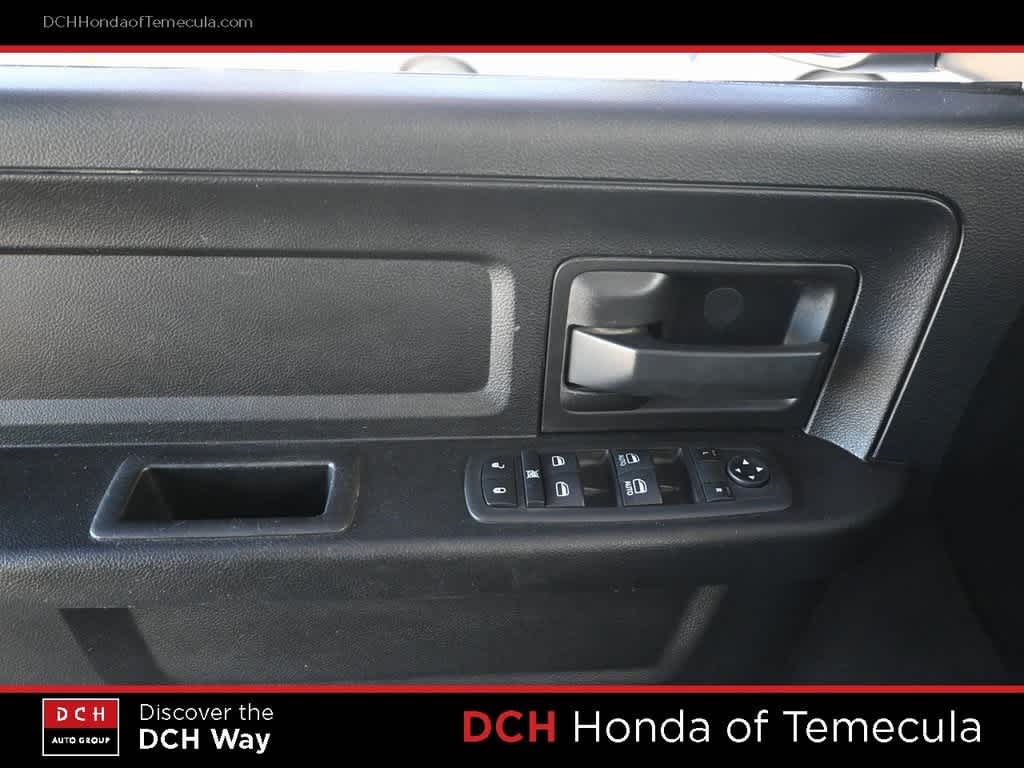 Thumbnail: 2019 RAM 1500 Classic - 16