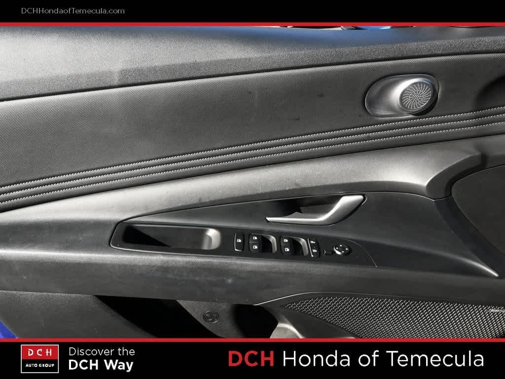 Thumbnail: 2022 Hyundai Elantra - 16