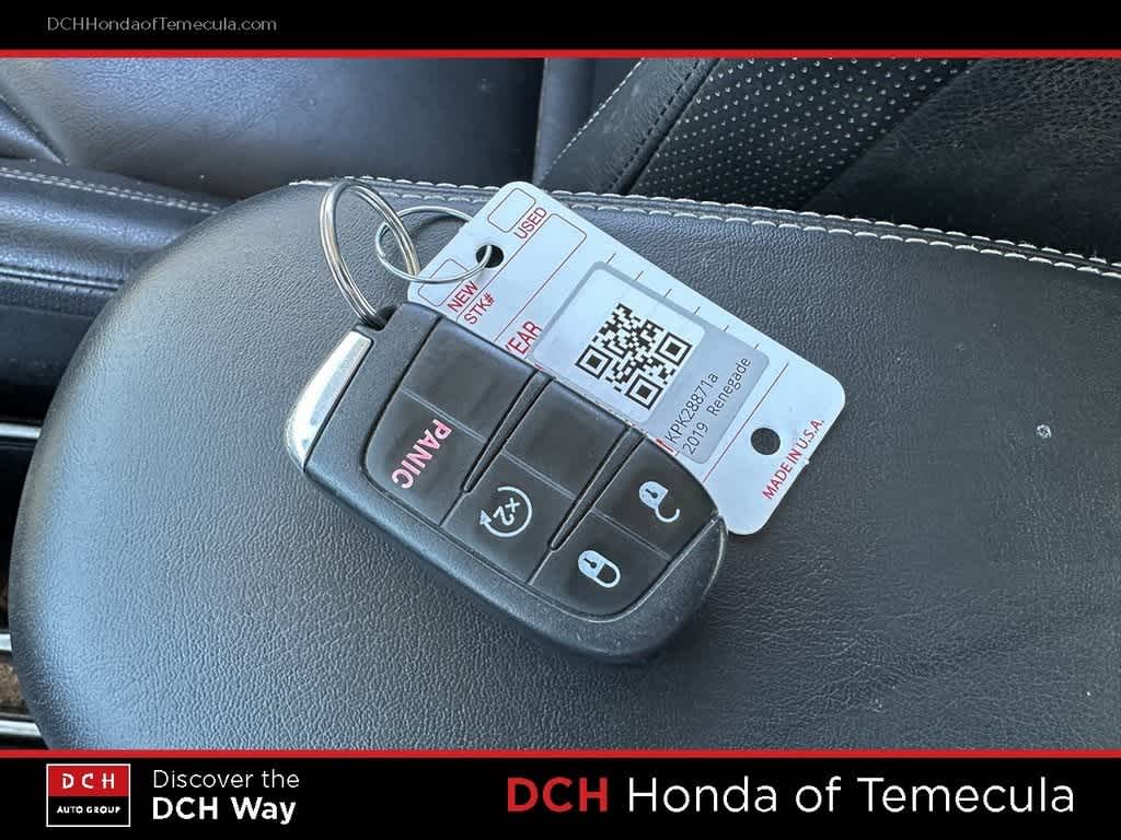 Thumbnail: 2019 Jeep Renegade - 14