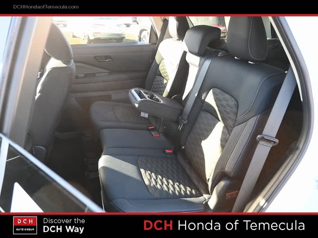 Thumbnail: 2024 Nissan Pathfinder - 18