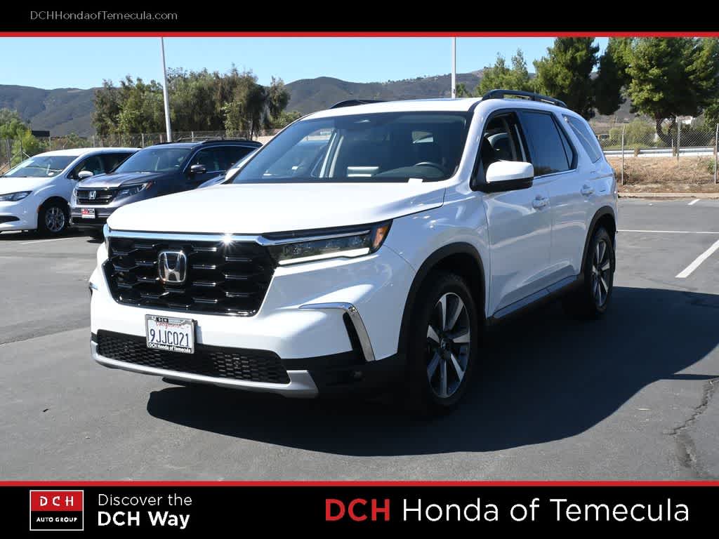 2024 Honda Pilot Touring — photo 1 of 23