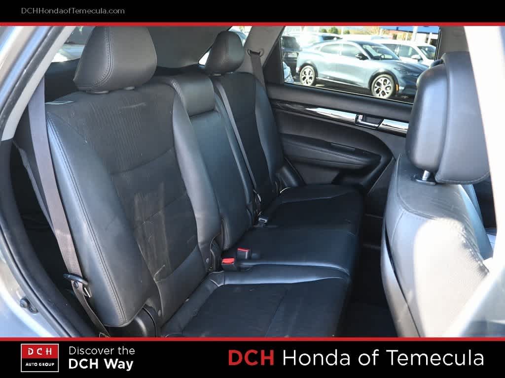 Thumbnail: 2012 Kia Sorento - 20