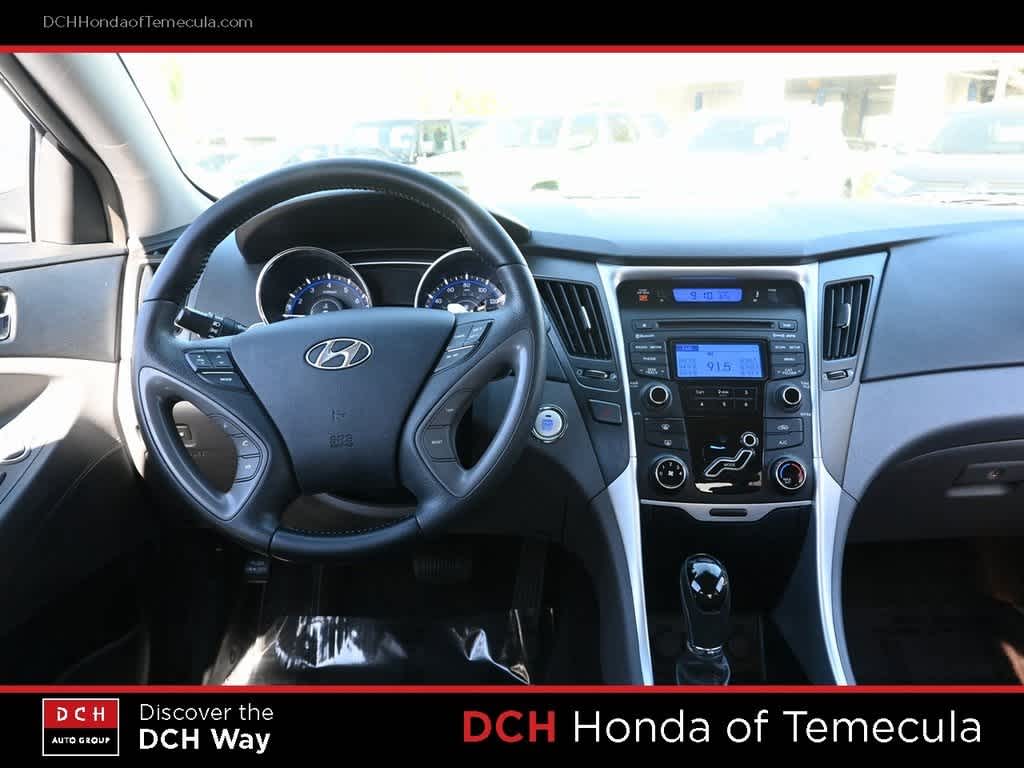 Thumbnail: 2013 Hyundai Sonata - 8