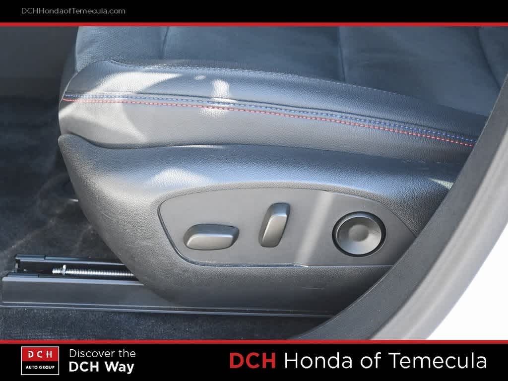 Thumbnail: 2025 Chevrolet Blazer EV - 17