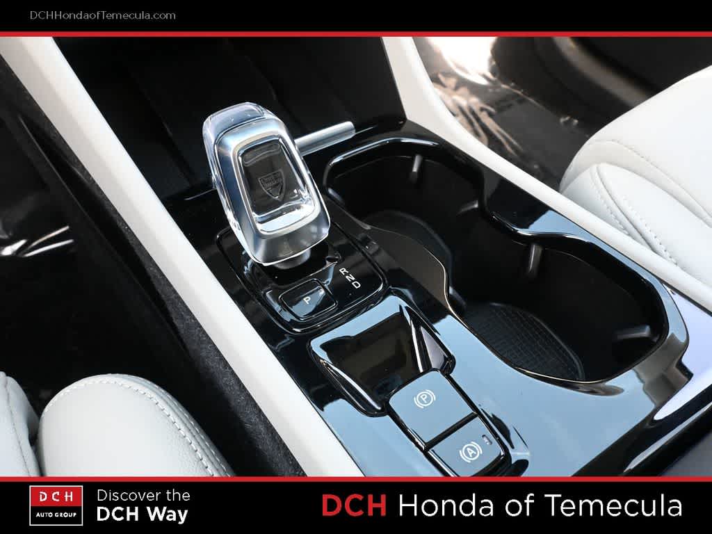 Thumbnail: 2023 Volvo XC40 - 11