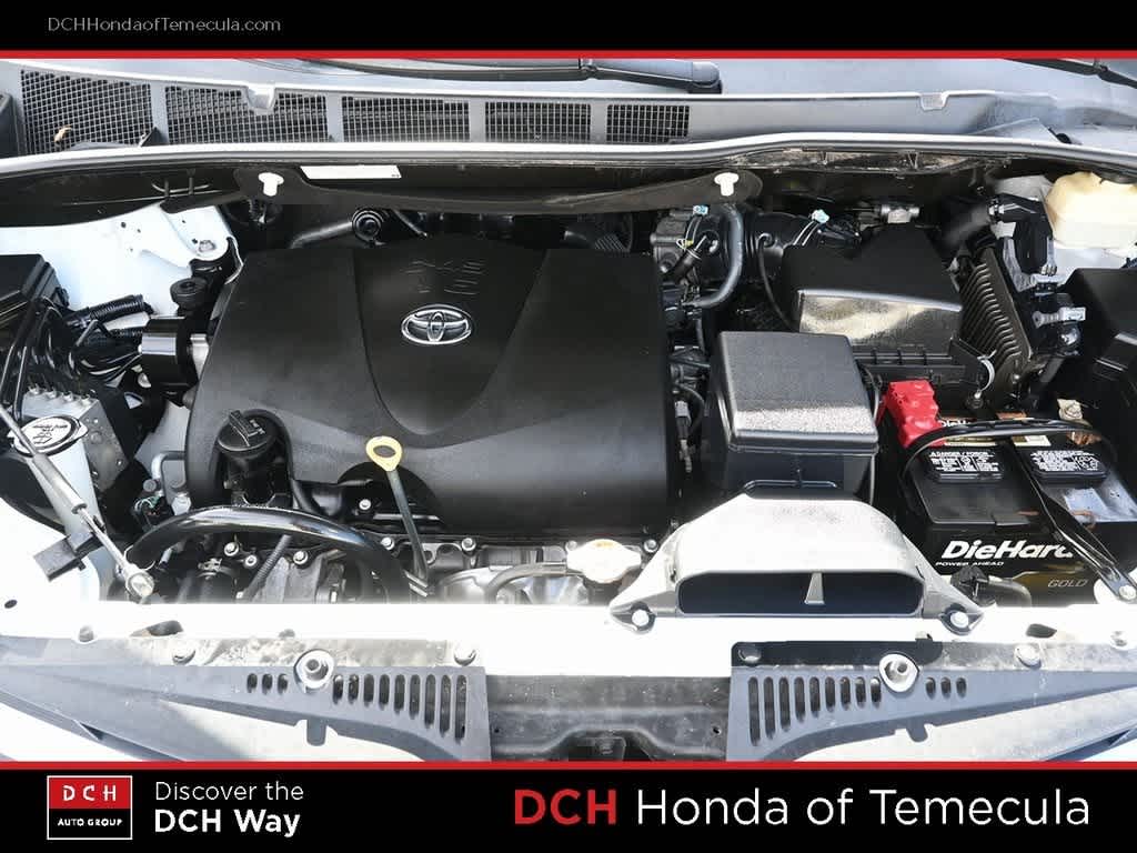 Thumbnail: 2018 Toyota Sienna - 24