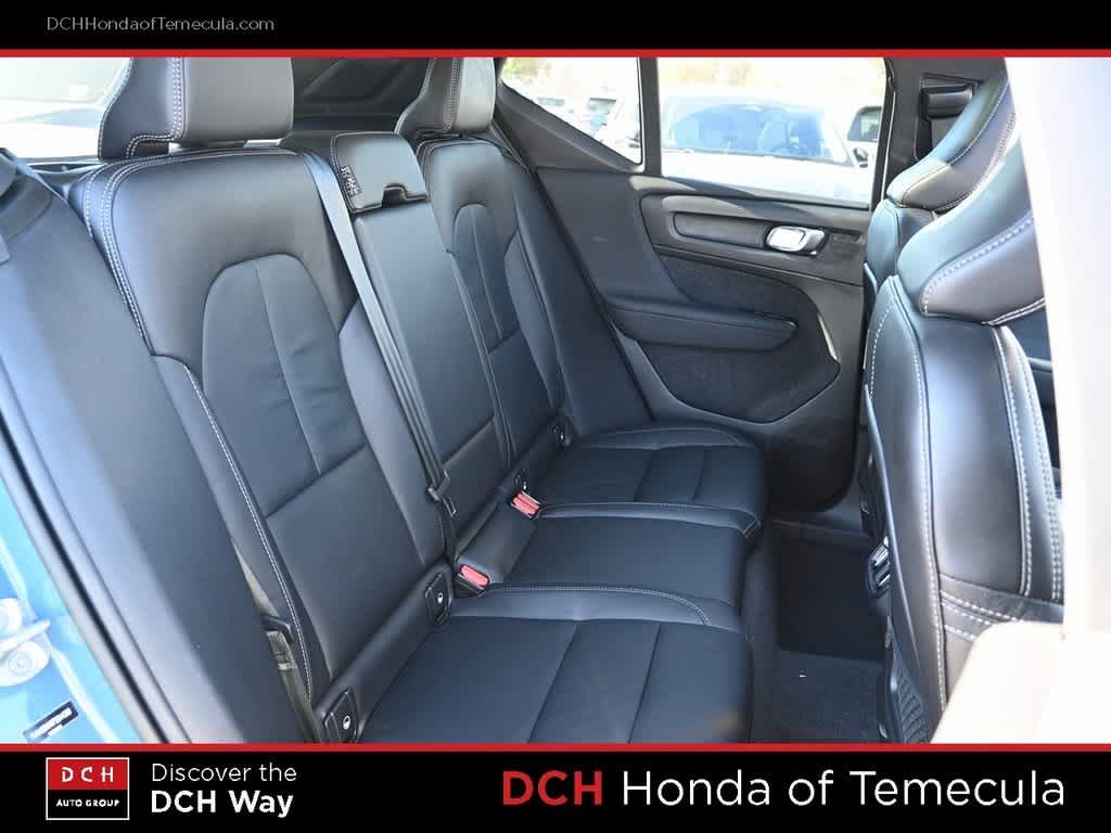 Thumbnail: 2023 Volvo XC40 - 20