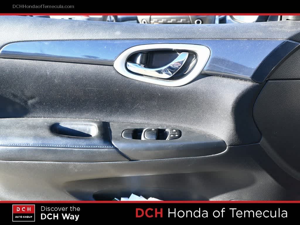 Thumbnail: 2016 Nissan Sentra - 15