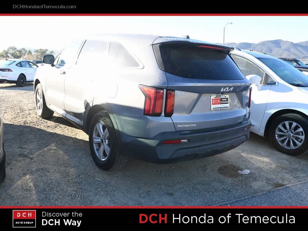 Thumbnail: 2023 Kia Sorento - 5